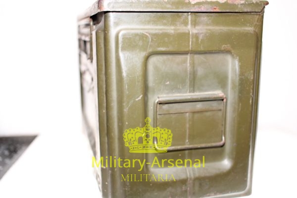 WWII U.S. Army ammunition box | Military Arsenal