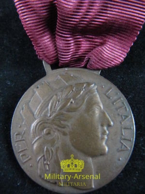 Medaglia Vontari di Guerra con distintivo convegno Firenze 1937 | Military Arsenal