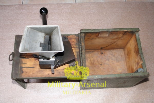 WWII Regio Esercito attrezzo per ricarica Breda 38 | Military Arsenal