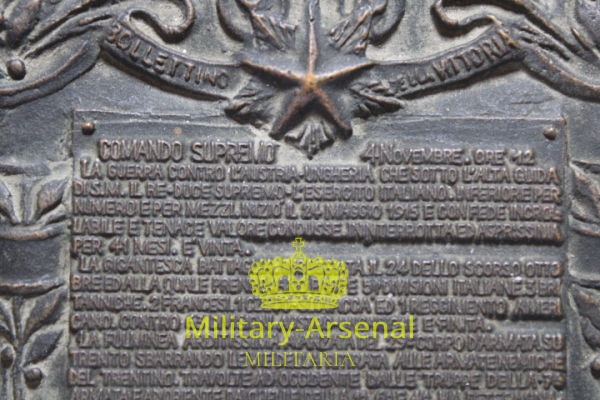 Bollettino della Vittoriai DIAZ placca da scrivania. | Military Arsenal