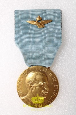 Medaglia Regia Aeronautica lunga navigazione aerea grado oro | Military Arsenal