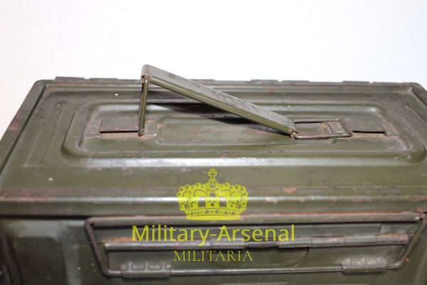 WWII U.S. Army ammunition box | Military Arsenal