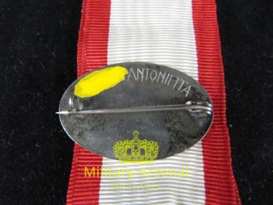 Croce Rossa Italiana medaglia e distintivo infermiera Imola | Military Arsenal