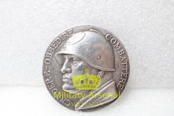 Medaglia Discorso di Mussolini al maresciallo Badoglio in argento | Military Arsenal