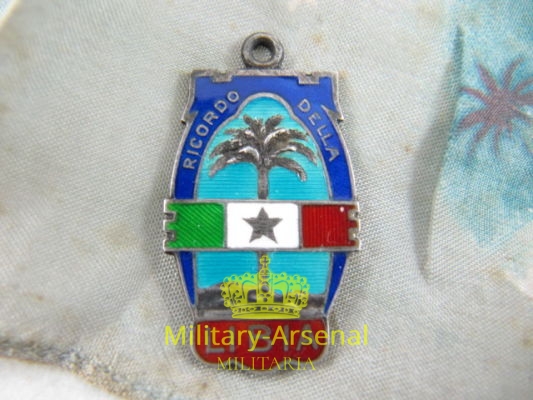 Guerra di Libia 1911 medaglia ricordo con fazzoletto | Military Arsenal